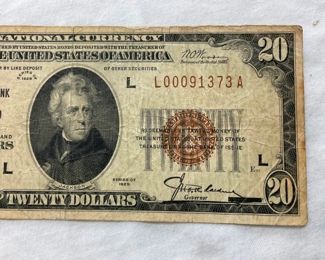 CLOSEUP VIEW RIGHTSIDE