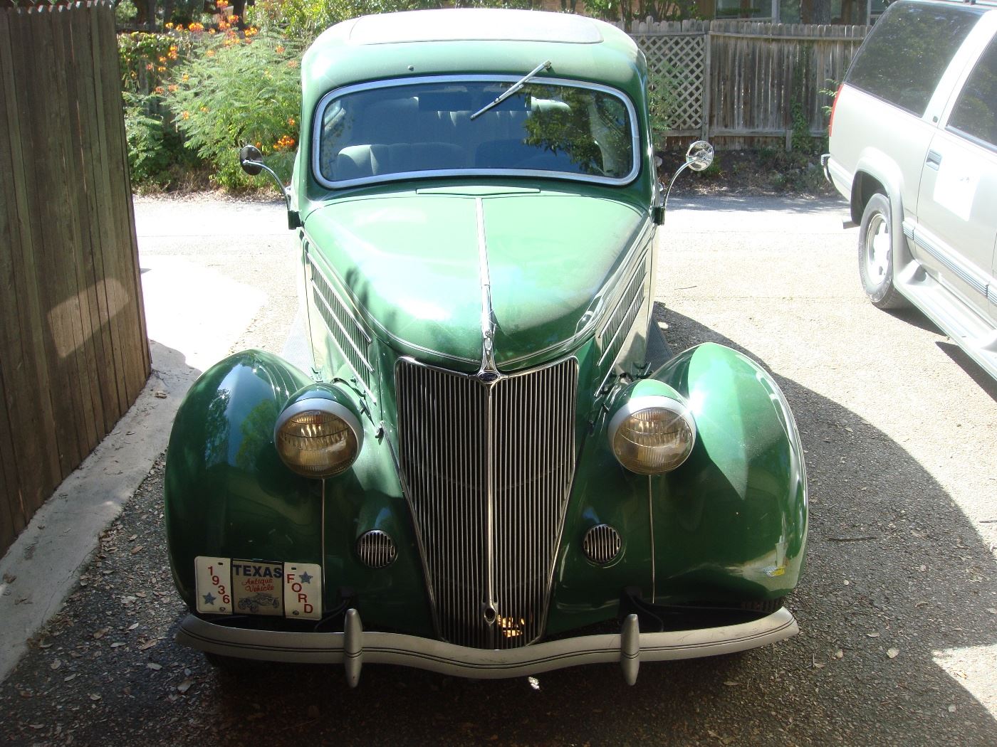 509 Hampton Estate Sale in San Antonio, TX starts on 8/12/2023