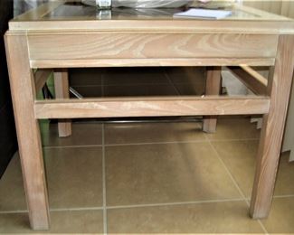 WOOD/GLASS END TABLE