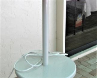 OUTDOOR FLOOR LAMP