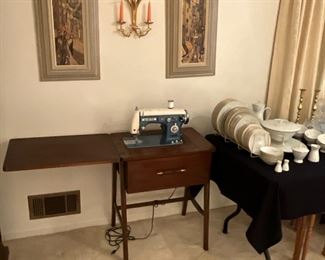 Mid Century Sewing cabinet w/vintage LIKE NEW White sewing machine $350