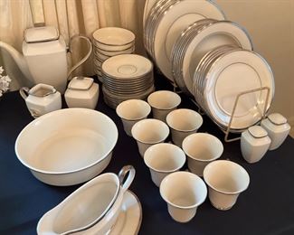 Lenox Solitaire-Brand NEW-65pcs $350 set