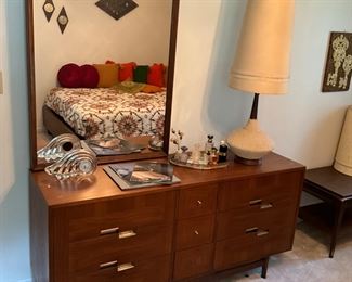 American of Martinsville “Accord” dresser w/mirror (missing 1 small knob) $800