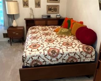 American of Martinsville “Accord” bed w/bedding (not the pillows) $600