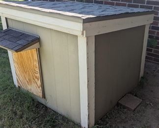 Heavy duty, insulated dog house. $200