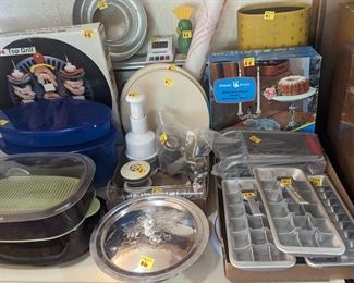 Miscellaneous kitchen items