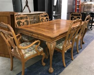 Dining room Table with 6 chairs Orlando