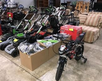 Mowers, washer hoses and boys Bike Orlando Auction