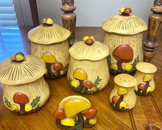 Arnel’s mushroom canister set
