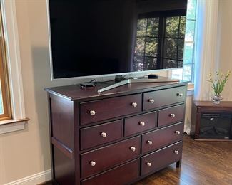 Samsung UN75MU9000FXZA 75" Class HDR 4K UHD Smart LED TV 2017 & Outlook International 9 Drawer Dresser