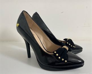 Women's Love Moschino Patent Leather Pumps With Bow Gold Heart Size 35-1/2