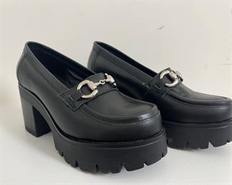 Women's Chill Loafter by B Size 7