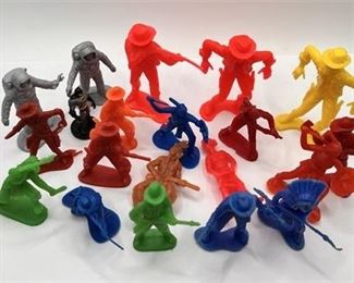 Lot 80   5 Bid(s)
Lot of Vintage Plastic Toy Cowboys Indians & Astronaut Greenbrier