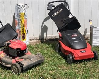 Like new elec lawn mower 