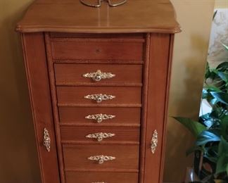 Jewelry cabinet 