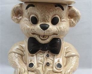 Lot 040   2 Bid(s)
Vintage Cumberland Ware Bear Cookie Jar