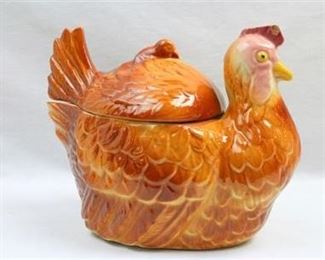 Lot 041   2 Bid(s)
Vintage FAPCO Chicken Cookie Jar