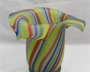 Lot 047   1 Bid(s)
Large Hand Blown Glass Swirled Flower Vase