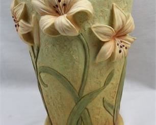 Lot 050   3 Bid(s)
Lily Vase