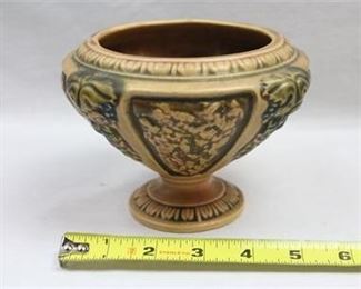 Lot 060   5 Bid(s)
Roseville Pottery Florentine Pedestal Planter
