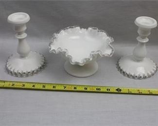 Lot 075   5 Bid(s)
Fenton Silver Crest Footed Compote and Candleholders
