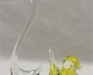 Lot 129   1 Bid(s)
Joe Rice 2000 Hand-Blown Glass Bird Paperweight and Hand-Blown Glass Swan