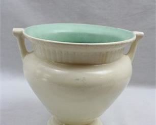 Lot 181   1 Bid(s)
Vintage Red Wing Rumrill White Vase with Aquamarine Inside