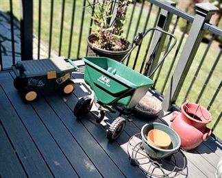 Ace Push Seeder/Spreader, Garden Storage Seat with Wheels