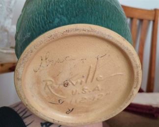 Roseville Pottery - Green Clematis Vase - 112-12