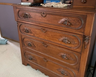 Victorian Walnut 6 Drawer Dresser
