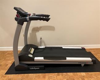 LifeSpan TR400i Treadmill