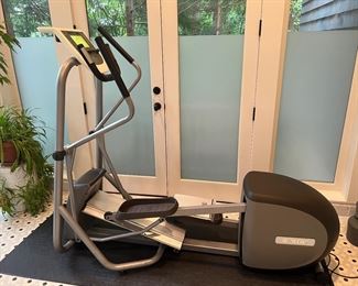 Precor EFX 5.25 Elliptical Fitness Machine