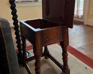 Fauld Furniture Cambridge Collection Storage Stool (pr) (12"W x 19"L x 21"H)