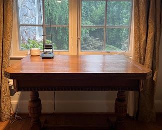 Oak Refectory Table With Drop Down Hidden Draw Leafs (42"/60"L x 29-1/2"W x 30"H)