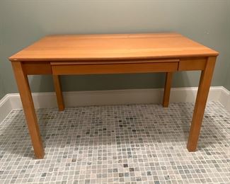1 Drawer Desk (29-1/2"W x 47"L x 31"H)