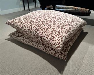 Large Puffer Pillow (4' x 4')