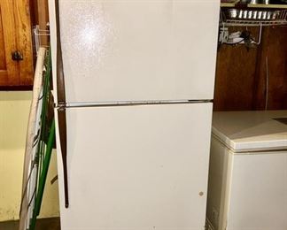 Fridge/freezer, vintage tupperware