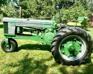 Barber-Greene John Deere 50. Starts, runs and drives well.  Barber-Greene tag #550X118