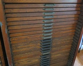 Antique  Hamilton Letterpress Printers 24 Drawer File Cabinet Oak Wood 37"W x 23.5"D x 44"H
