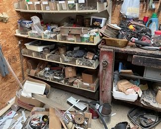 oodles of goodies. Pick and choose what you want. make me an offer