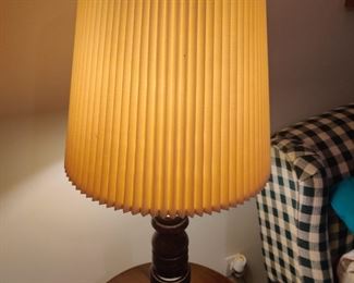 Pedestal lamp/side table