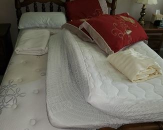 Queen size 4' foam mattress