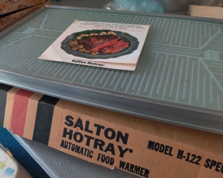 Retro food warming tray