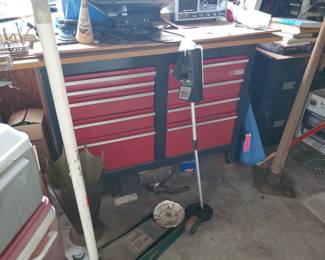 Red multi drawer tool chest