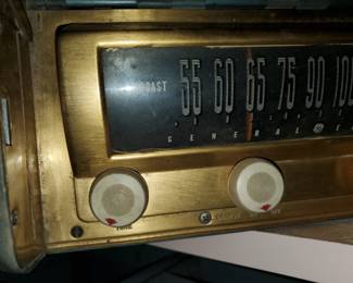 GE General Electric Broadcast Model 250 Portable Radio WWII
