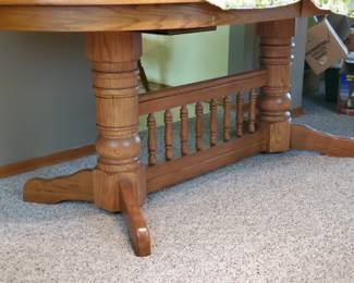 Very nice pedestal table...with (4) side chairs