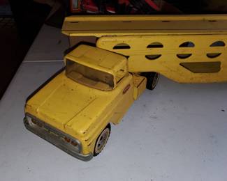 Tonka toy truck