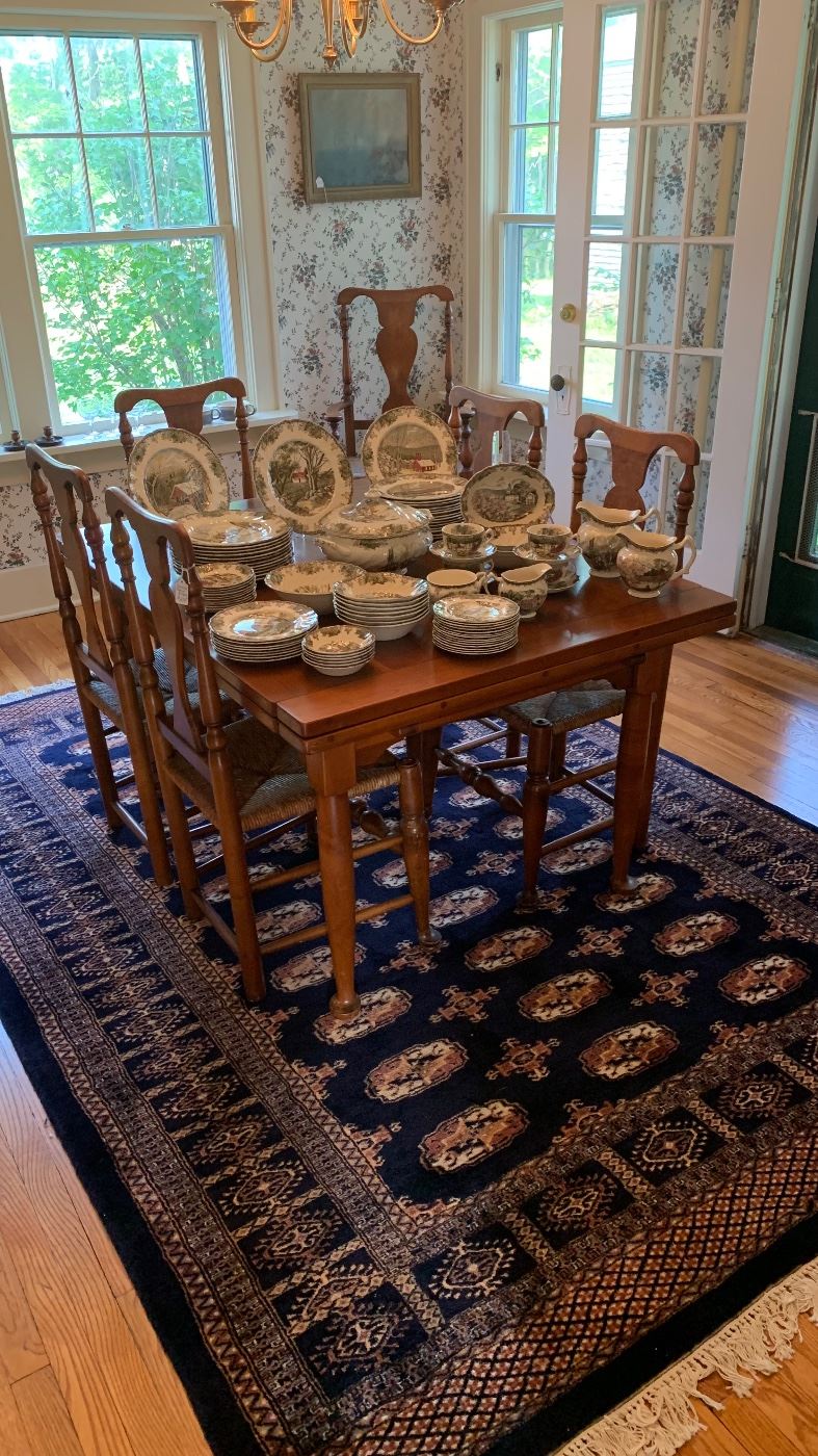 Dining Room
Stickley Cherry Table & Chairs(8)
Bokhara large area rug