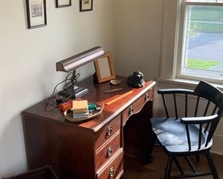 Office 
Desk 
Artwork 