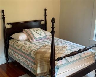 Third Bedroom 
Full size bed